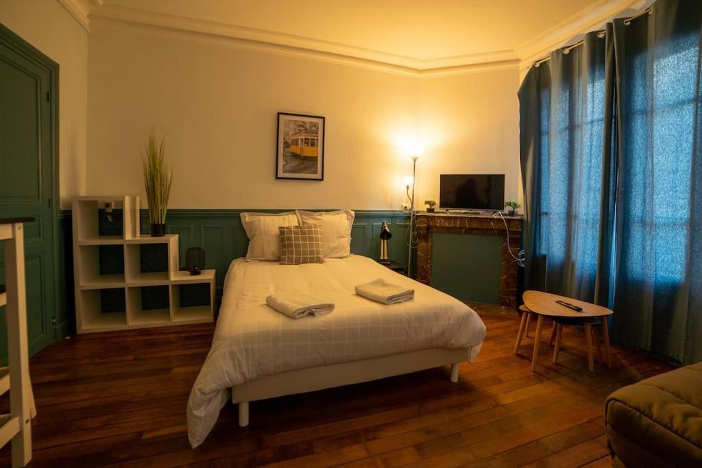 La Belle Vie - Appartement Cosy Au Centre-Ville Осер Екстер'єр фото